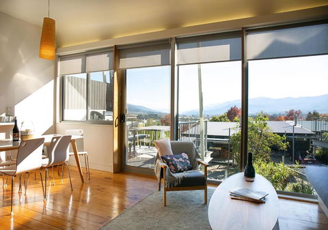 Luxury Scandinavian Townhouse - Accommodation Sunshine Coast 2