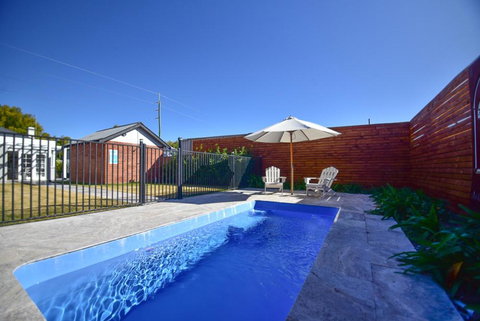 Macleay Cottage With Plunge Pool And Local Arts - Accommodation Sunshine Coast 1
