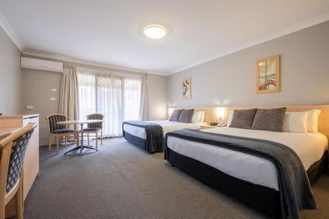 Maclin Lodge Motel - Accommodation Sunshine Coast 1