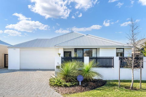 MAINBREAK - DUNSBOROUGH - Accommodation Sunshine Coast 0