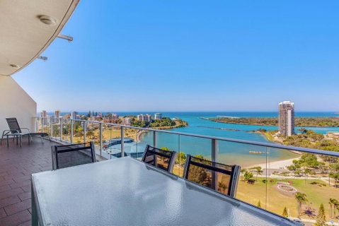 Mantra Twin Towns - Accommodation Sunshine Coast 2