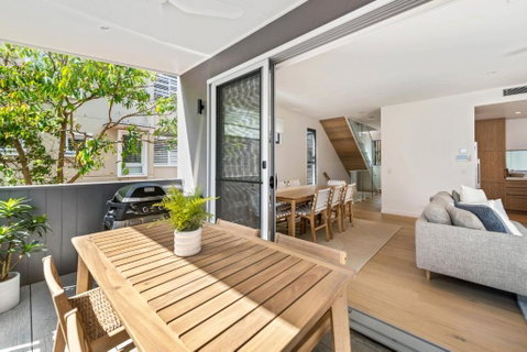 Luxury Retreat New Villa 17, Hastings St - Accommodation Sunshine Coast 2