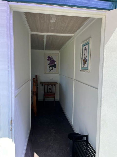 Master Bedroom Opposite To Deakin University - Accommodation Sunshine Coast 3