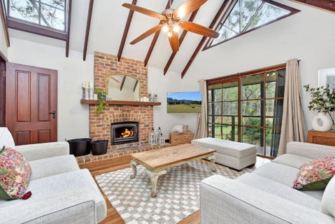 Meadowbrook Manor In North Rothbury - Accommodation Sunshine Coast 2