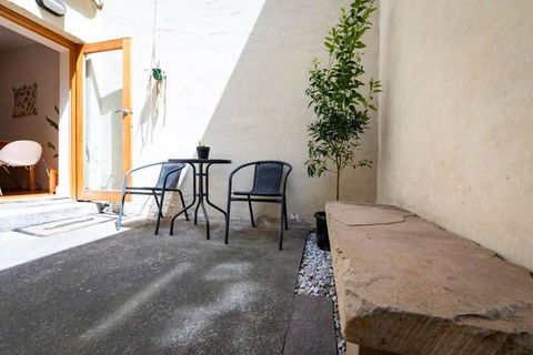 MELVINGTON BOUTIQUE APARTMENT IN HOBART CBD O - Accommodation Sunshine Coast 1