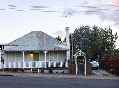 Mill Cottage - Accommodation Sunshine Coast 0