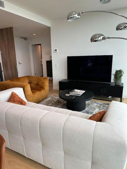 Modern 2 BRM Apt In Williamstown - Accommodation Sunshine Coast 0
