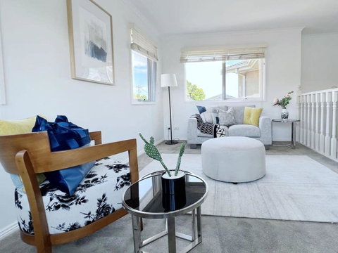 Modern And Elegant House With Swimming Pool - Accommodation Sunshine Coast 2