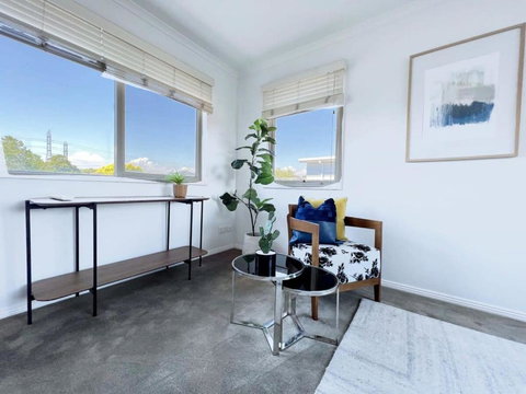 Modern And Elegant House With Swimming Pool - Accommodation Sunshine Coast 1