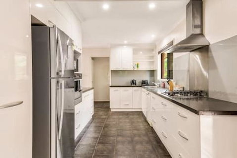 Modern Comfort Retreat 4Bed Cozy Haven W Pool - Accommodation Sunshine Coast 3