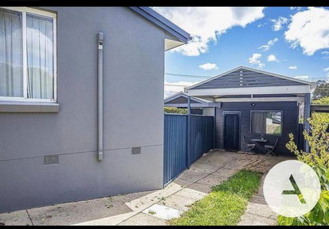 Modern Cottage Central Location - Accommodation Sunshine Coast 1