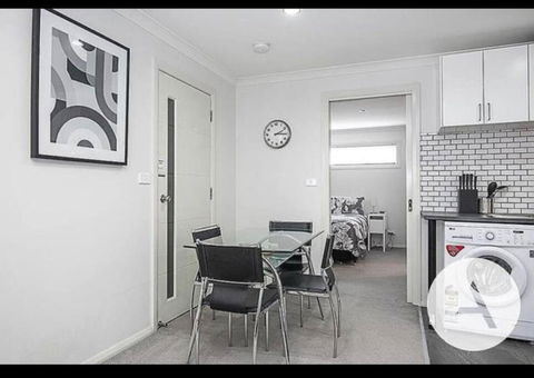 Modern Cottage Central Location - Accommodation Sunshine Coast 2