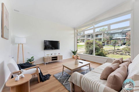 Modern House With Spacious Backyard In Telopea - Accommodation Sunshine Coast 0