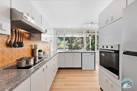 Modern House With Spacious Backyard In Telopea - Accommodation Sunshine Coast 2