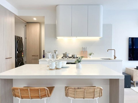 Modern Luxury 2B2B Sky Garden SmartTV - Accommodation Sunshine Coast 3