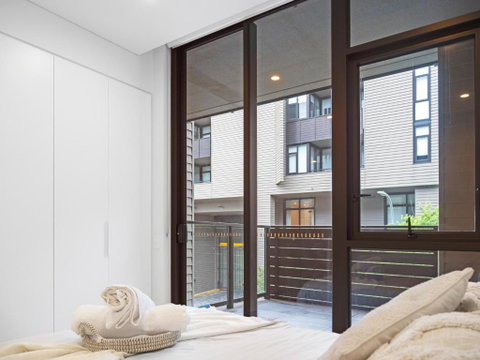 Modern Split Level 2Bed With Pool - Accommodation Sunshine Coast 1