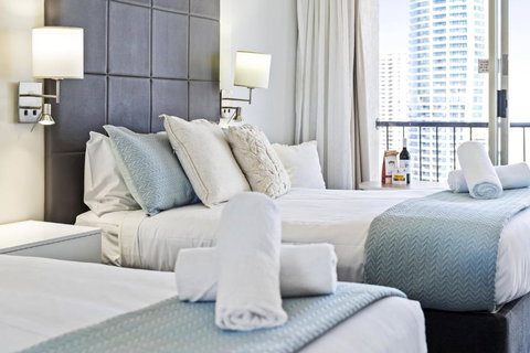 MODERN Twin Units In Surfers Paradise - Q Stay - Accommodation Sunshine Coast 2