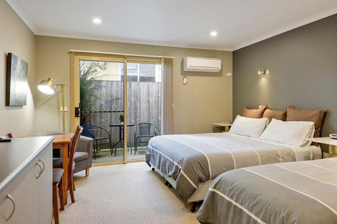 Motel Strahan - Accommodation Sunshine Coast 2