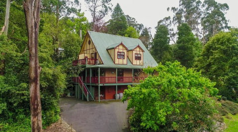 Mountain Lodge - Accommodation Sunshine Coast 0
