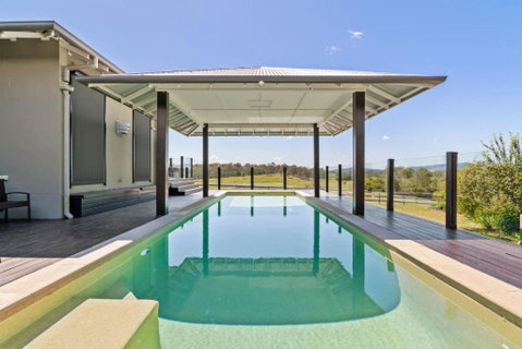 Mountain Majesty With Poolside Relaxing Getaway - Accommodation Sunshine Coast 0