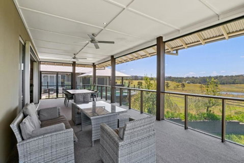 Mountain Majesty With Poolside Relaxing Getaway - Accommodation Sunshine Coast 1