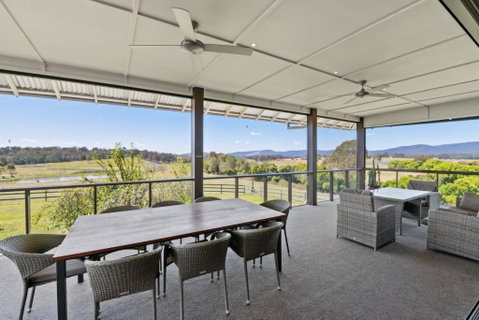 Mountain Majesty With Poolside Relaxing Getaway - Accommodation Sunshine Coast 2