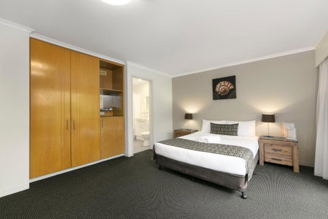 Mt Ommaney Hotel Apartments - Accommodation Sunshine Coast 0