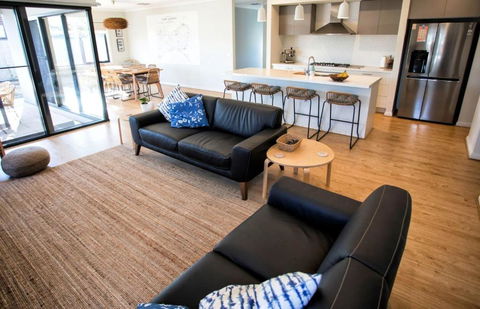 NAUTILUS - Accommodation Sunshine Coast 0