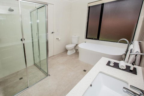 Neagles Retreat Villas - Accommodation Sunshine Coast 2