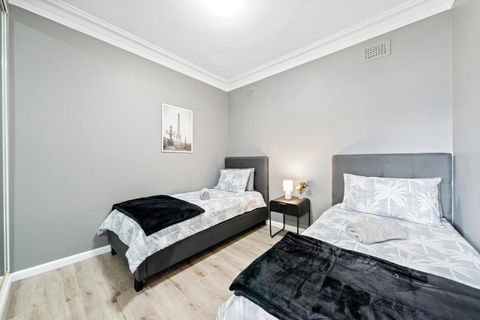 New 2 Bedroom House 500m To Mall With Free Parking - Accommodation Sunshine Coast 3