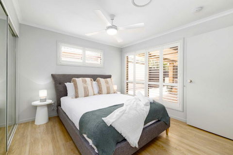 NEW 3BR Serene Creekside Retreat In Helensvale - Accommodation Sunshine Coast 1