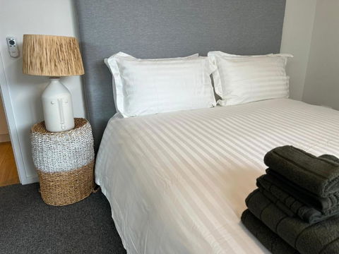 NEW BOUTIQUE 1bd Apt - Accommodation Sunshine Coast 3