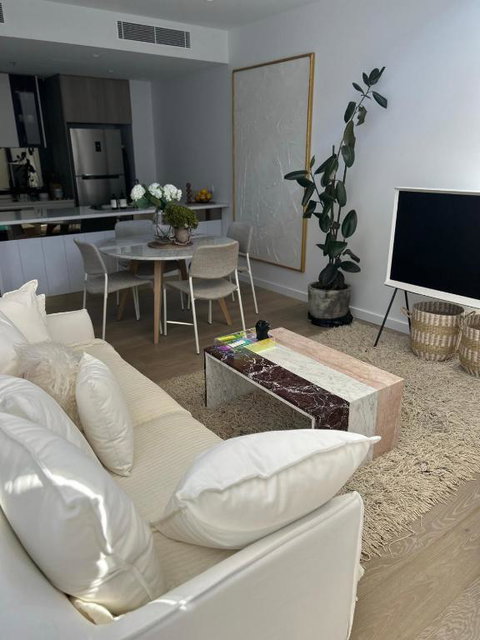 New & Modern Loft 1bd W/Pool&Gym - Accommodation Sunshine Coast 0
