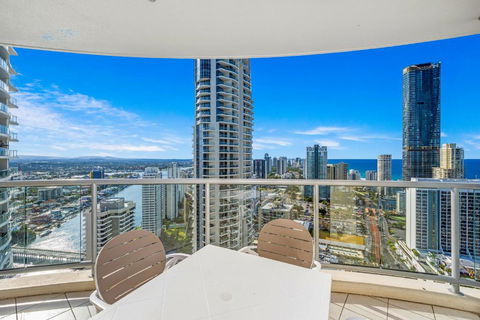 NEW Chevron Ocean Views Central Surfers. - Accommodation Sunshine Coast 1