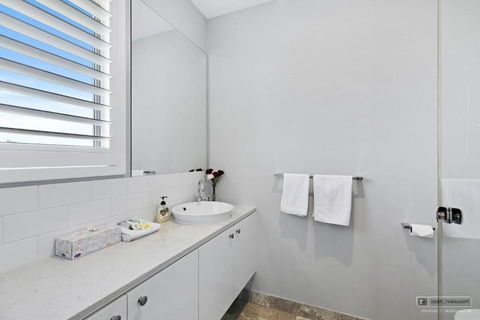NEW HAVEN - Garden View Balcony - Accommodation Sunshine Coast 1