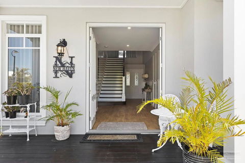 NEW HAVEN - Garden View Balcony - Accommodation Sunshine Coast 2