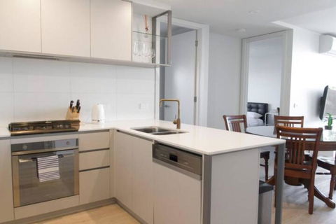 New Spacious 2 Bedroom With Gorgeous City Views - Accommodation Sunshine Coast 0