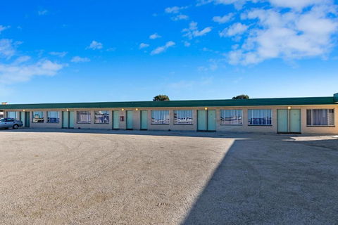 Nullarbor Roadhouse - Accommodation Sunshine Coast 3