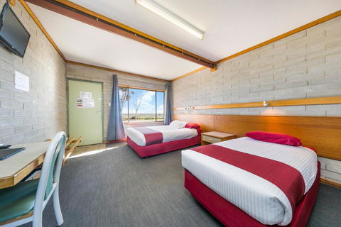 Nullarbor Roadhouse - Accommodation Sunshine Coast 1
