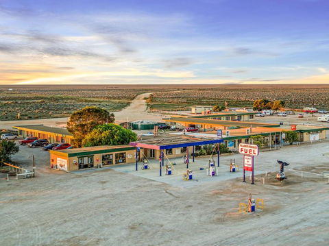 Nullarbor Roadhouse - Accommodation Sunshine Coast 0