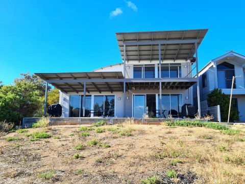 Number 99B - Accommodation Sunshine Coast 0
