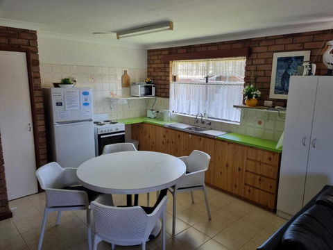 Ocean Beach Chalet 16 - Accommodation Sunshine Coast 1