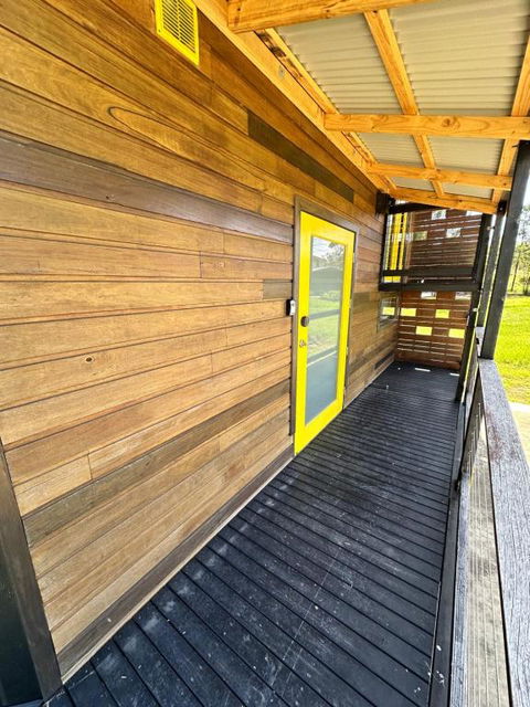 Ocean Breeze Tiny House - Ocean And Lake View - Accommodation Sunshine Coast 3