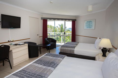 Ocean International Hotel - Accommodation Sunshine Coast 2