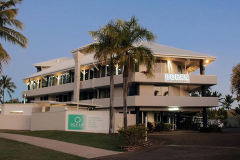 Ocean International Hotel - Accommodation Sunshine Coast 0