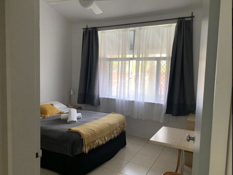 Ocean Shores Motel - Accommodation Sunshine Coast 1