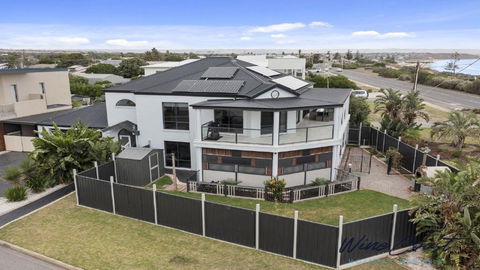 Ocean Views And Vineyards By Wine Coast Holiday Rentals - Accommodation Sunshine Coast 0
