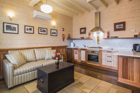 Old Bank Boutique Hotel - Accommodation Sunshine Coast 2