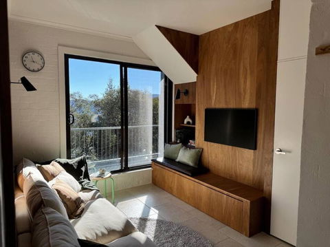 One Cedarwood - Petite Challet Falls Creek - Accommodation Sunshine Coast 0
