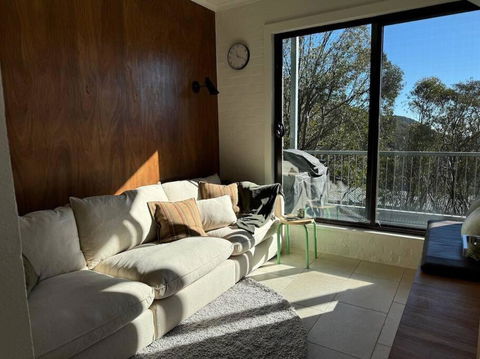 One Cedarwood - Petite Challet Falls Creek - Accommodation Sunshine Coast 2